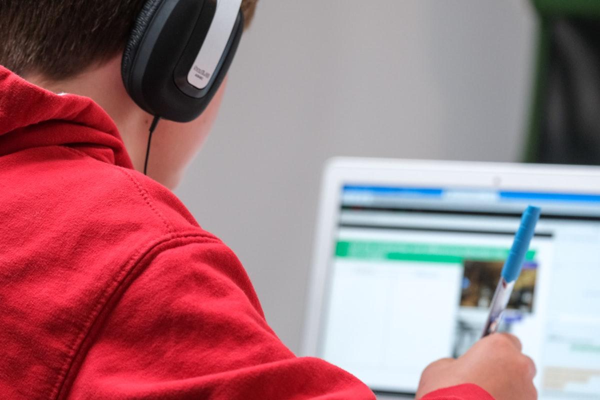 Secondary school student studying online